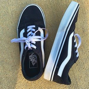 Vans Black and White/Size 6.0 In Women/